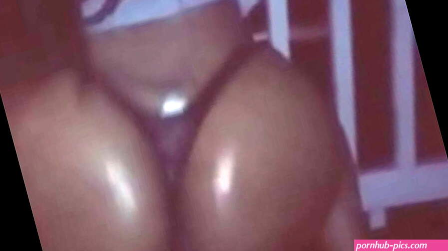 chocklate clapping that fat ass oiled up atl