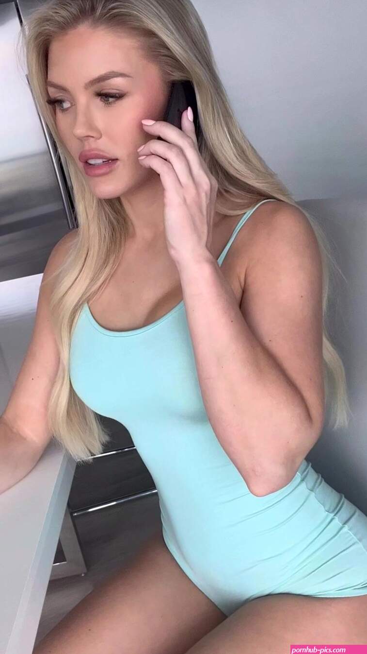 Scarlettkissesxo creampie