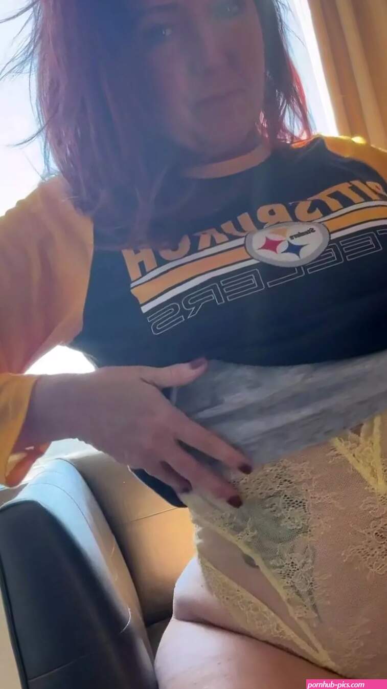 Pixxarmom Middle Age Hoe Enjoying Sunbath Fully Naked And Spreading Legs Onlyfans Video