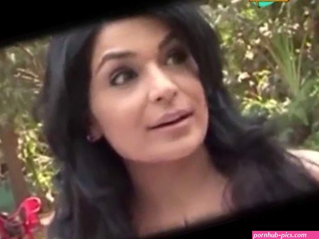 LEAKED : Pakistani Actress Meera SHOCKING MMS SEX SCANDAL