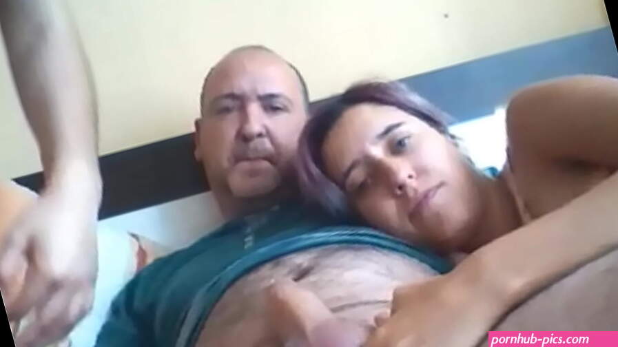 mi esposa y yo en un trio parte 3