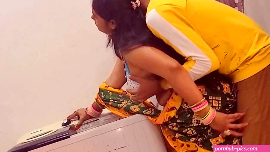 Desi bhojpuri bhabhi first