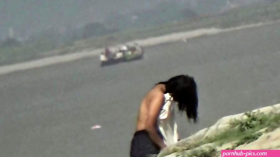 Indian desi very beautiful lady fully nude river bath
