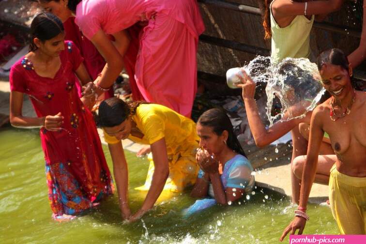 Mehjabin on X: River bath in India. Semi nudism is present here.
