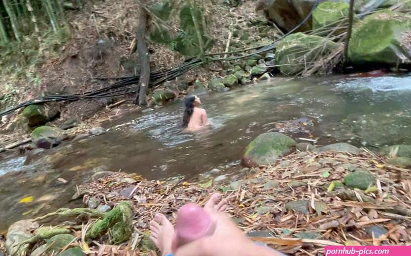 Stepsister Showers in the River While Watching Her I Masturbate until I End up Fucking Her Delicious Ass