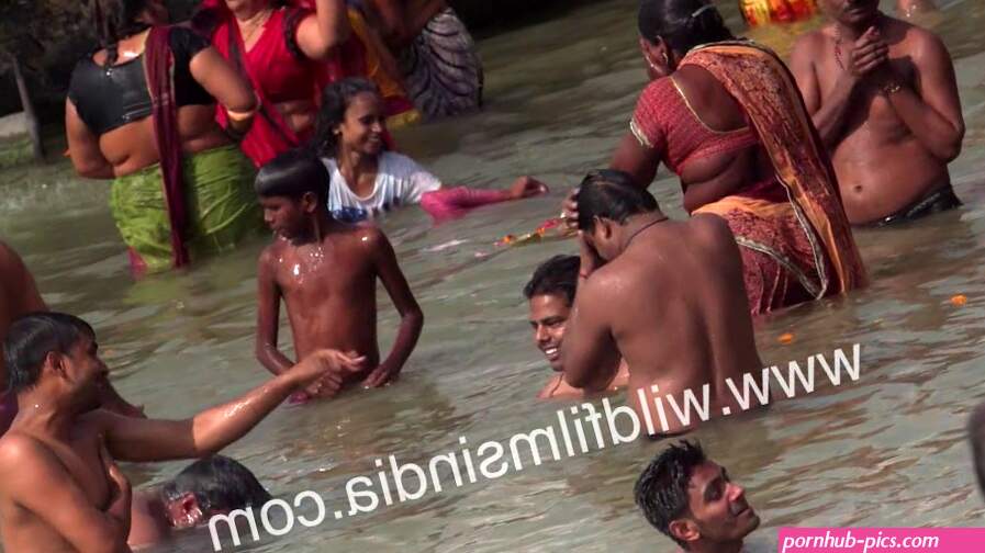 Mass bathing at the Ganga River in India