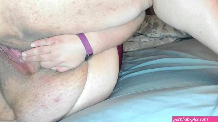 ssbbw valentina spreads her fat pussy open and shows off her clit