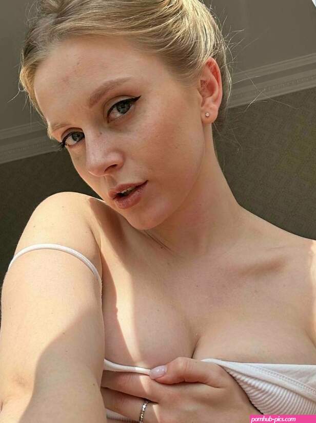 KateOrKatrin Kitsune Nude Leaks OnlyFans