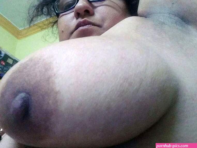 Mature Desi aunty pics look so hot and sexy