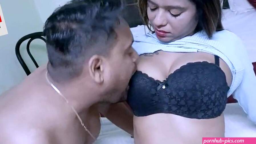 Fucked Indian Hot girlfriend in OYO--- Cum Swallowing and Creampie watch online