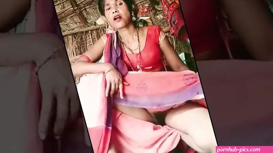 Indian Pussy Show Upskirt