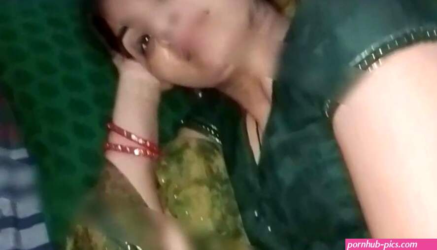 Indian Hot Bhabhi XXX sex with Innocent Boy! With Clear Audio watch online