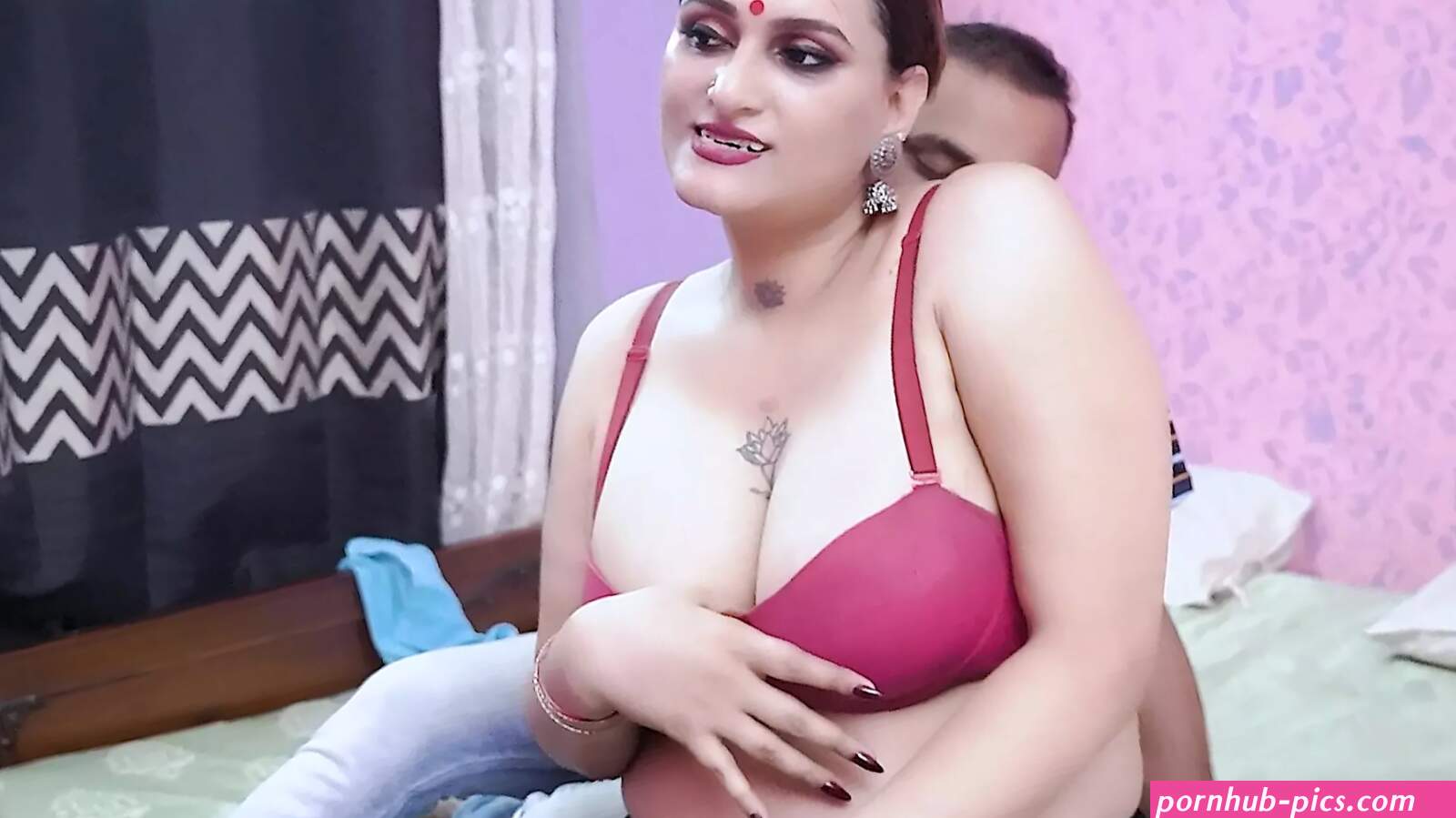 Indian Desi Bhabhi gets double stuffed fucked hard in her home