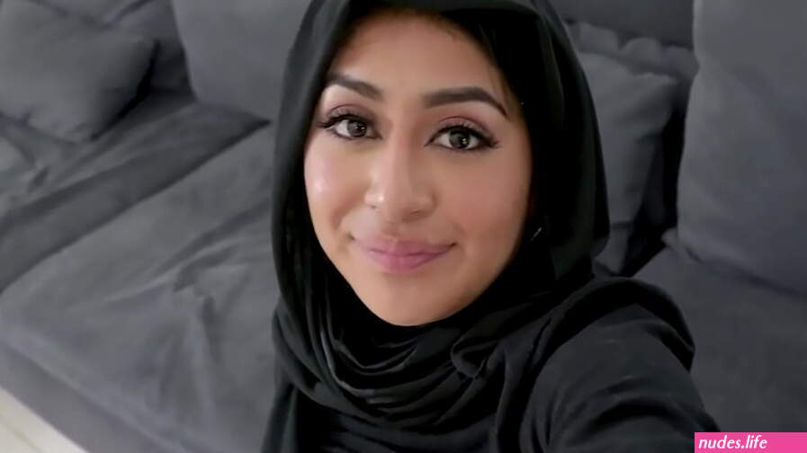 Indonesian Hijab Shemale is Handjob Her Dick: Asian Porn