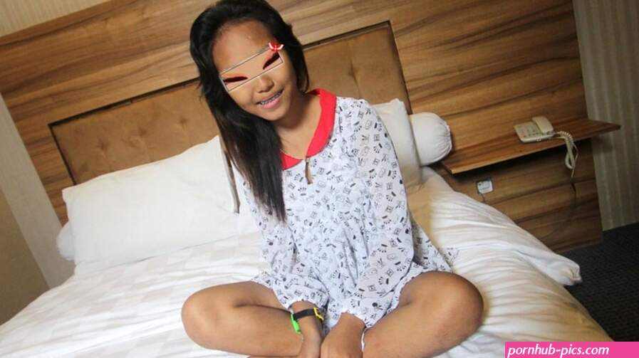Young Indonesian Girl Jita Sports A Creampie At The Hands Of A Sex Tourist