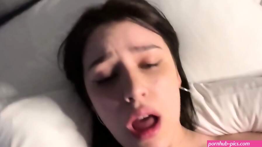 Su Primer Anal De Roseline Dawn