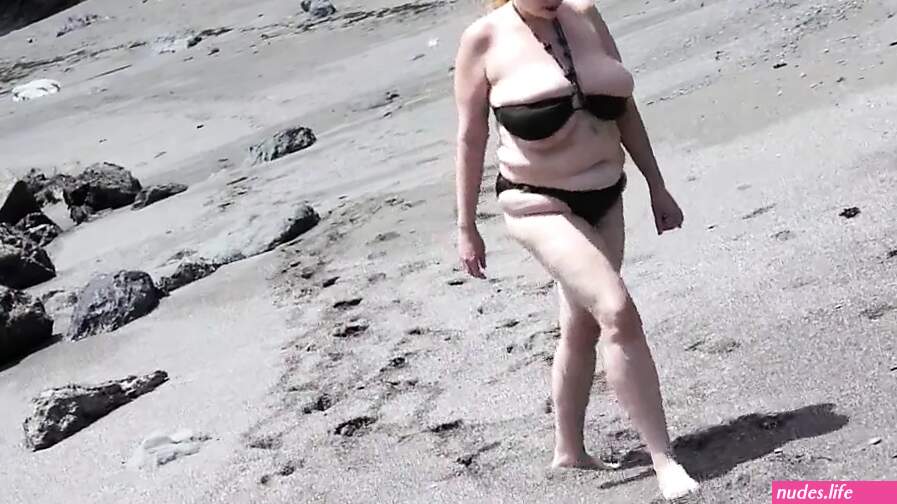 Huge Boobs Beach Babe Squirts in the Sand: Big Tits Porn by Melon Juggler