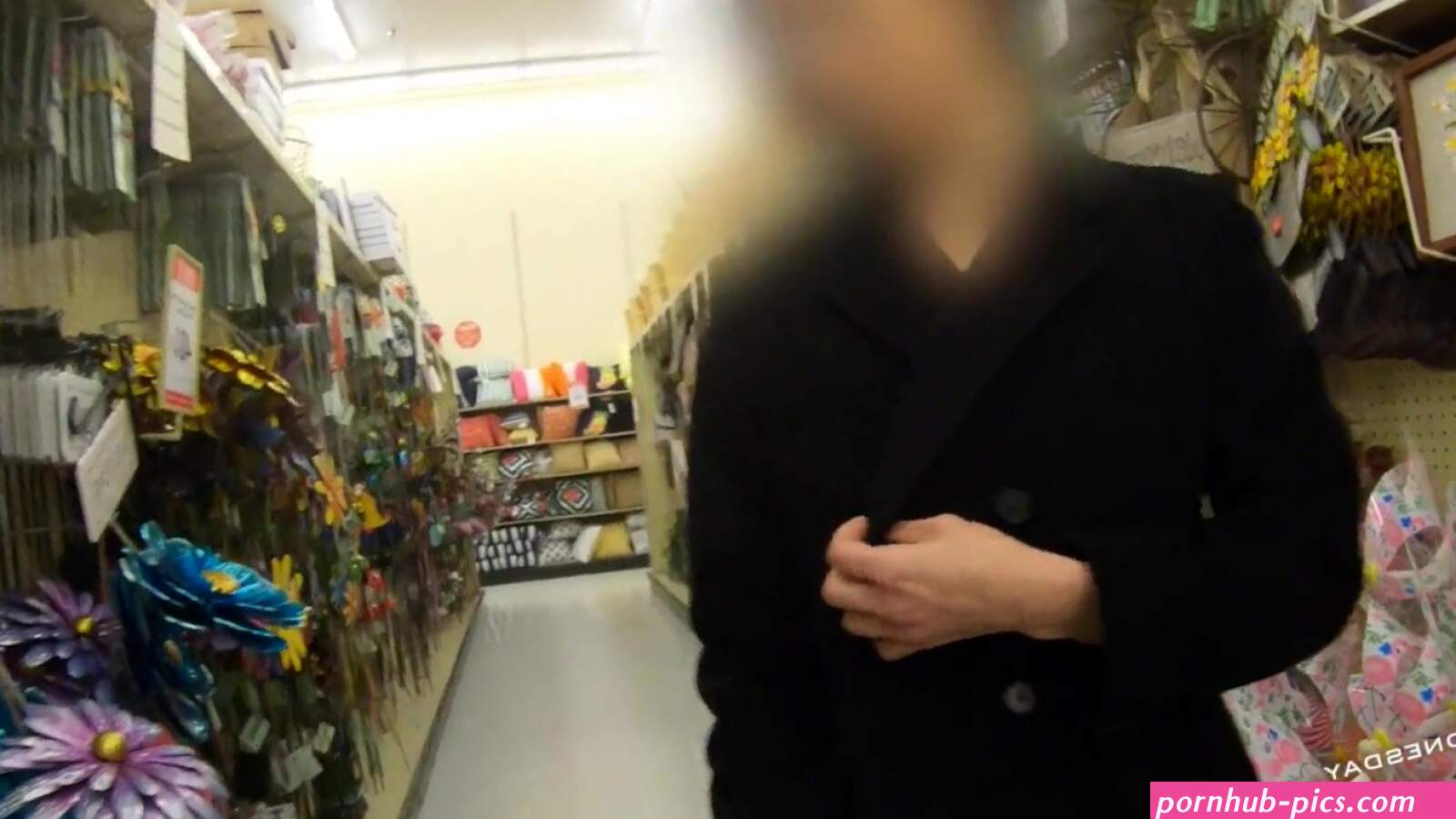 1640500486 AMWednesday naked in a shop