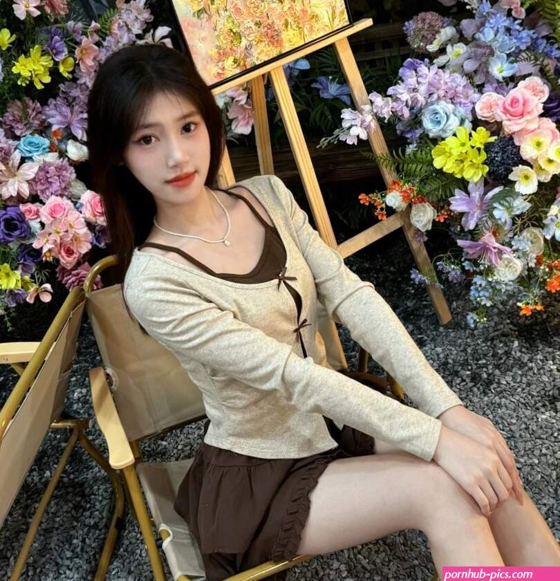 Barbie-168 Webcam Model Profile
