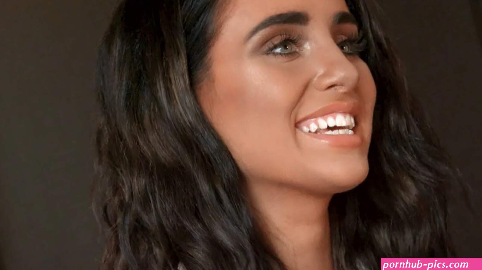 Naomi Woods in Risque Room Service Photo 10