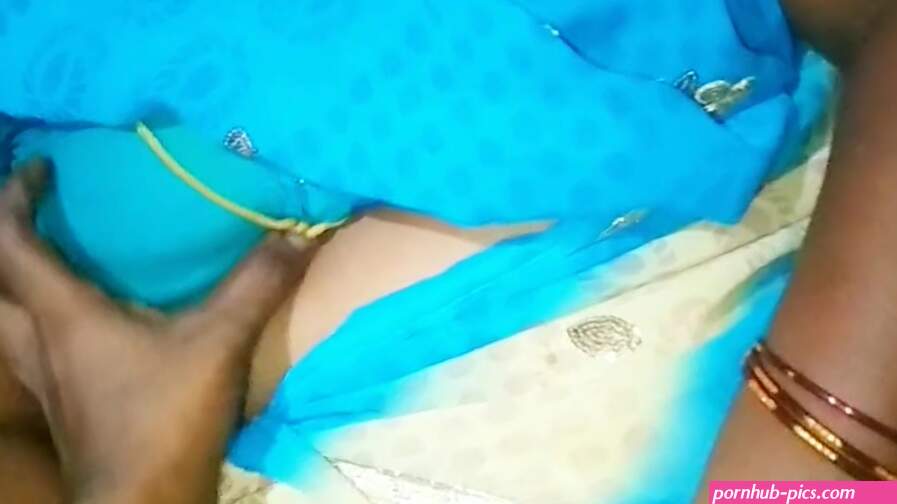 Indian aunty boobs press