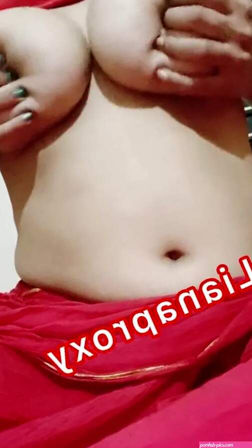 Boobs show in hot sexy red saree. watch online