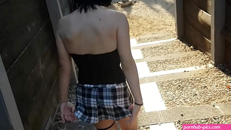 girl masturbates and CUMS at the PARK while people walk around full video