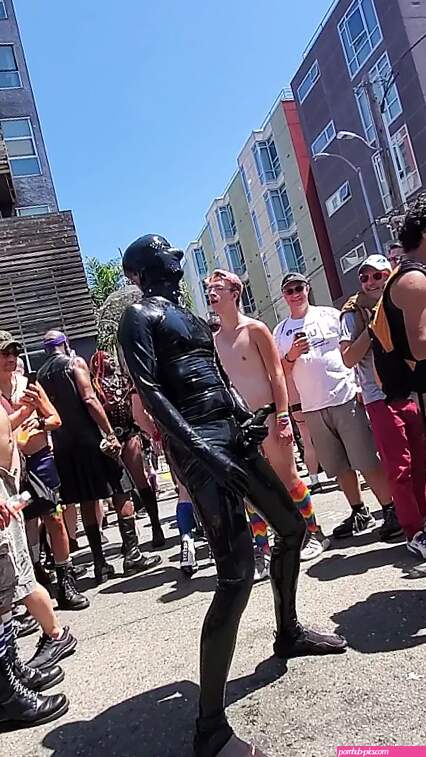 Me Cumming Loudly in Public in Latex at Dore Alley Fair 2019: Gay Porn