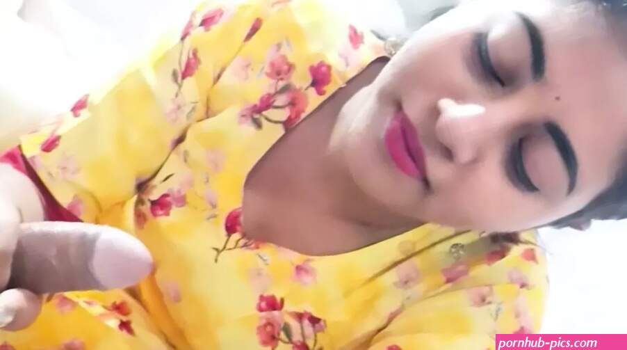 Desi College girlfriend fuck in oyo Hindi audio watch online