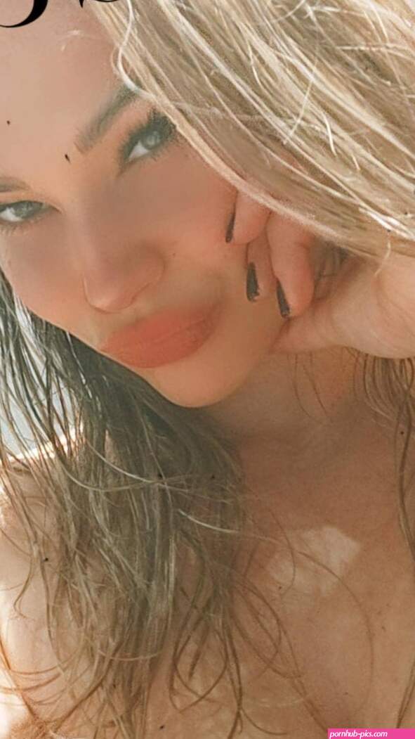 Toutes les photos et videos de Chandra Loretto nue