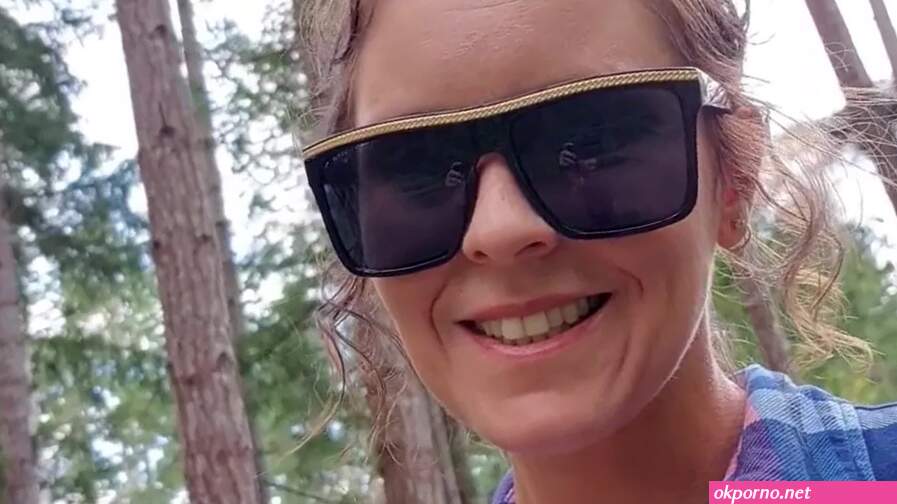 Hotwife Upskirt No Panties Pissing Outdoors At Nature Park watch online