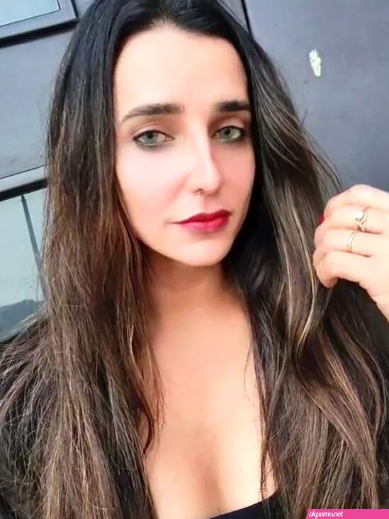 AliSha MISTRES Albanian Transsexual escort in Mumbai
