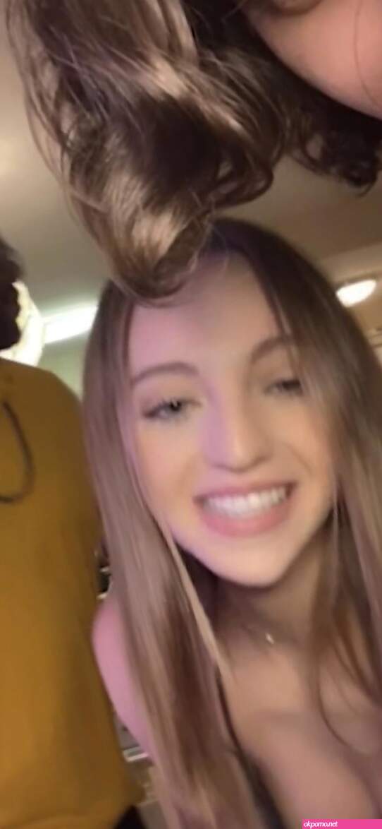 Lizzy Wurst Nipple Slip TikTok Livestream Video Leaked