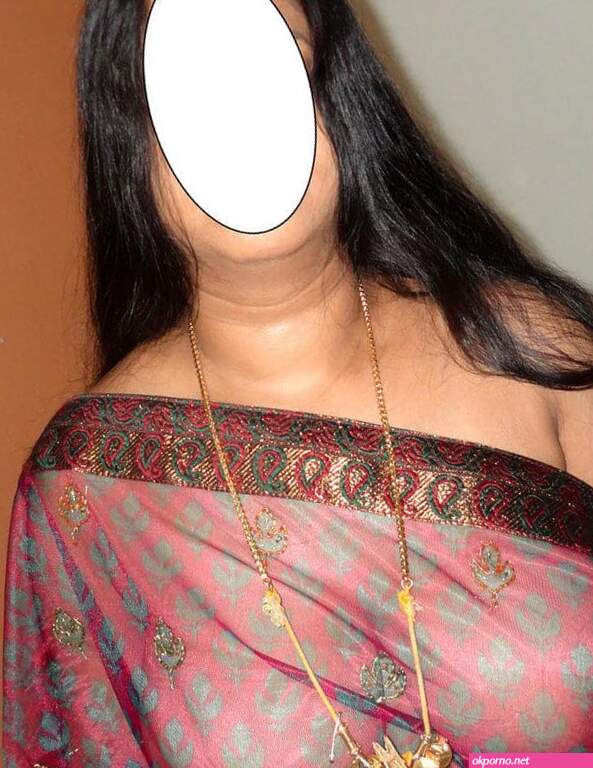 Mature Indian Aunty In Saree Exposes Huge Breasts Photos