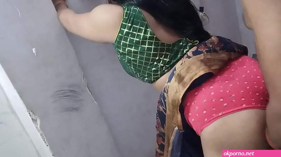 Hot Indian Aunty sex in saree. Big boobs Indian aunty fucked by her neighbour boyfriend.
