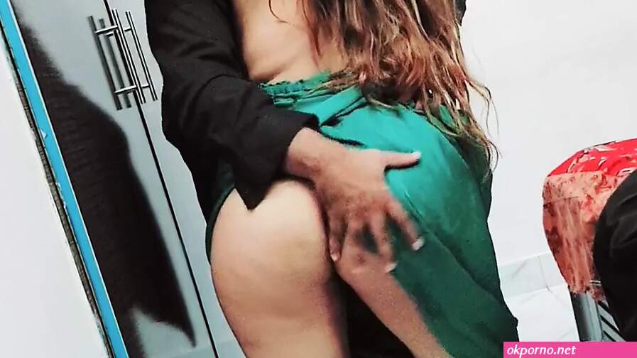 Indian Saree Upskirt No Panty