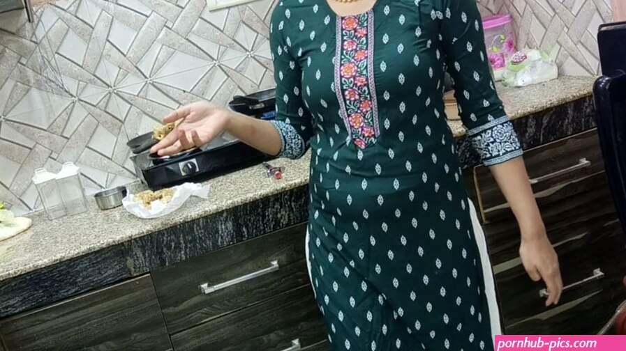 Fabulous Indian Punjabi Ma Put New Desi Chudai and Stepmum Wound Mari in the Kitchen