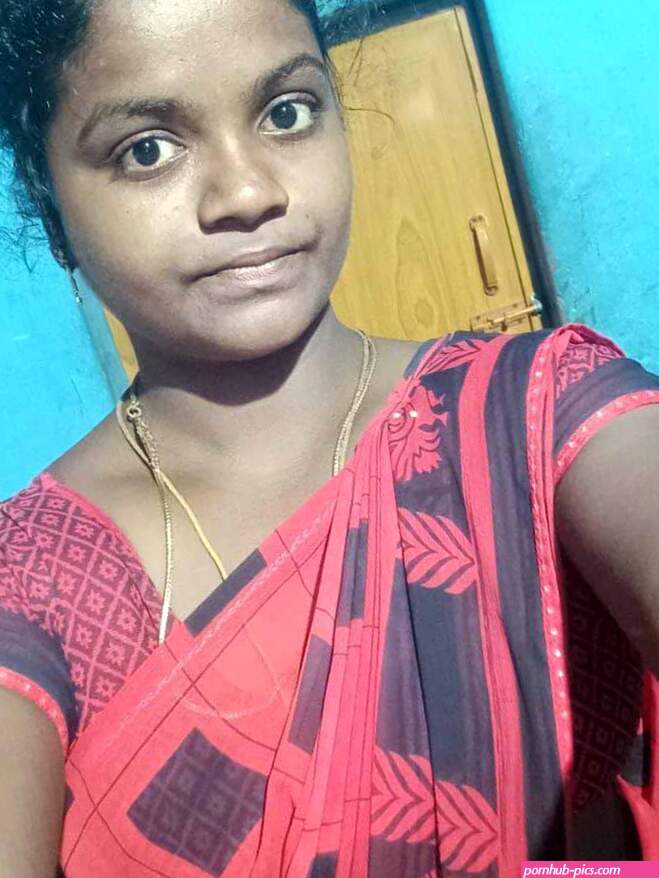 Tamil Chubby Sexy Village Wife Nude Selfie Pics