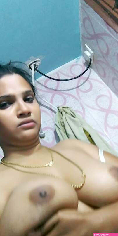 Big boobs Tamil girlfriend viral nudes leaked online