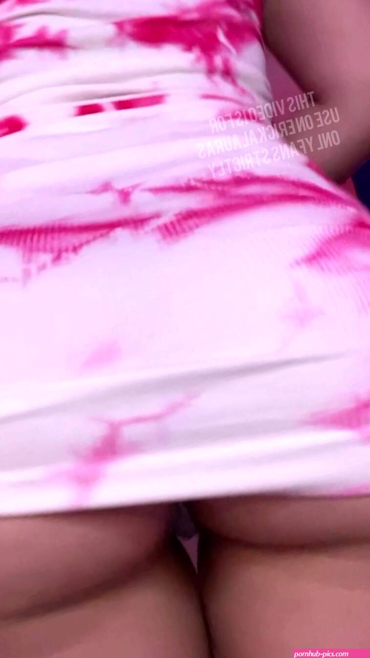 Ericka Laura Shows Her Ass Clapping In Thong Onlyfans Video