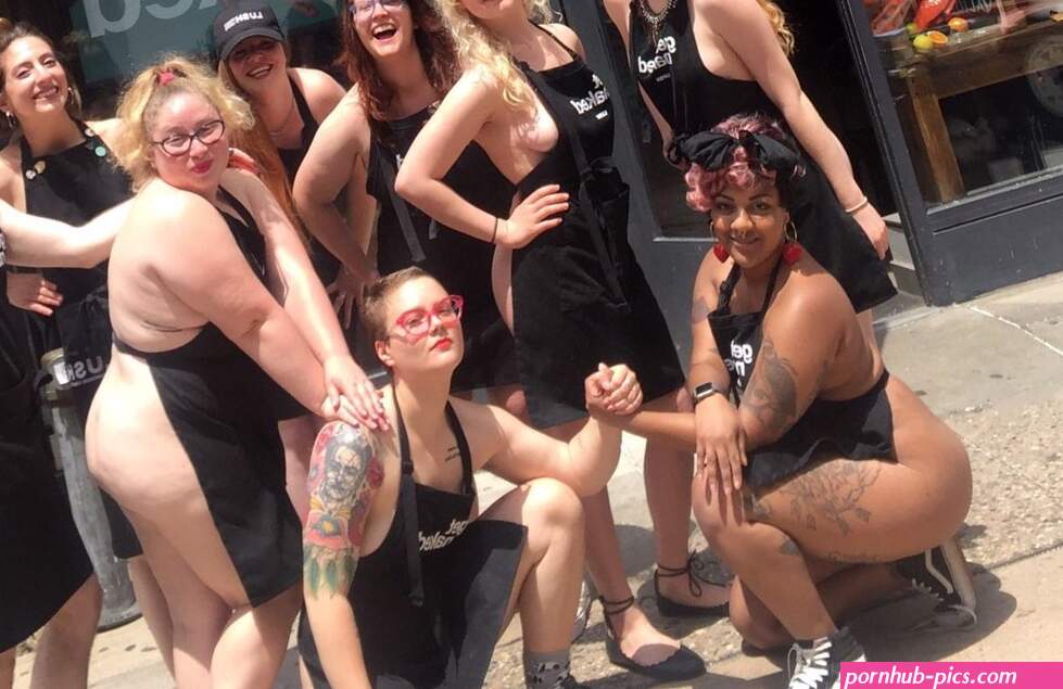 Lush North America on X: MayorGregor Employees are getting NAKED at our West4th shop today at noon to educate about the detrimental impact of over-packing. Join us?