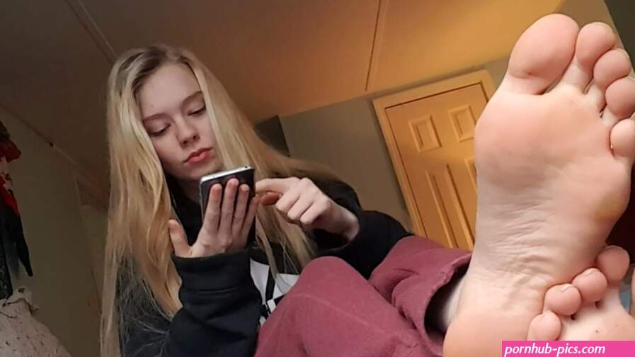 Instagram Model Sativa Skies Sexy Soles