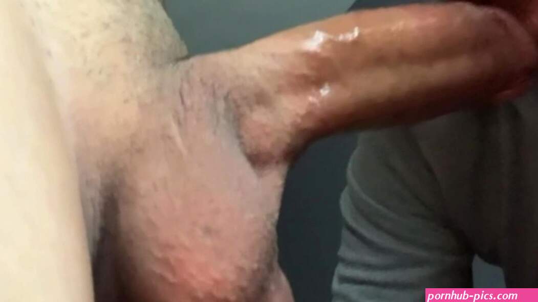 Lavish Latina sucks sloppy deepthroat dick