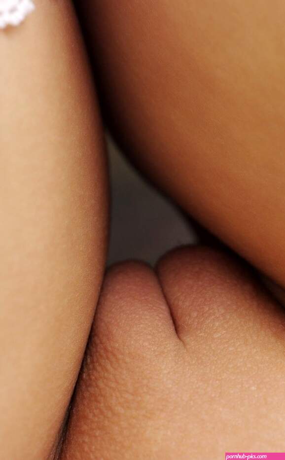Pic. Pussy Slit Smooth 98489B