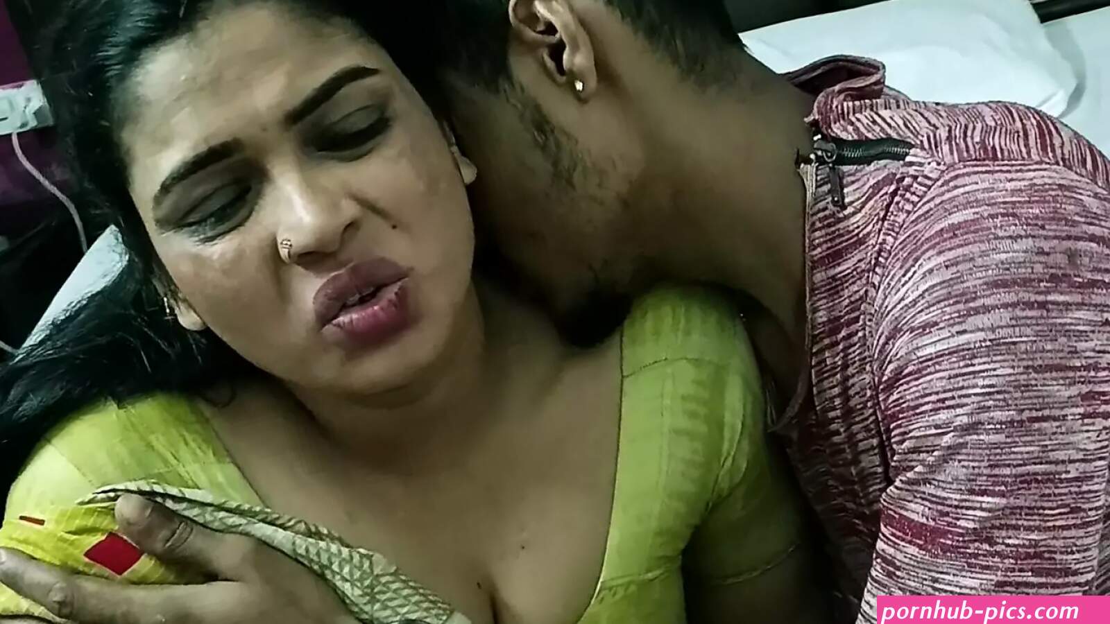 Killer Bhabhi and her mechanic get frolic on camera!