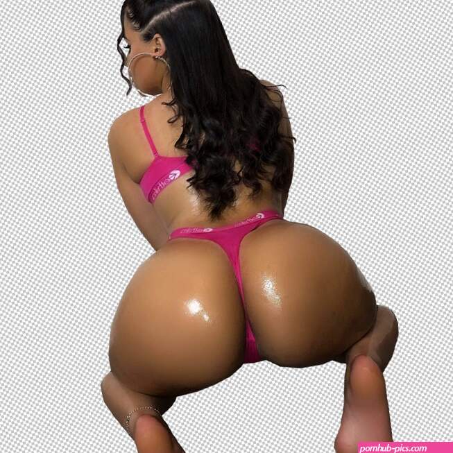 Sexy Big Ass Model on Knees