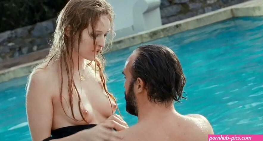 Nude video celebs Movie Le bruit des Glacons