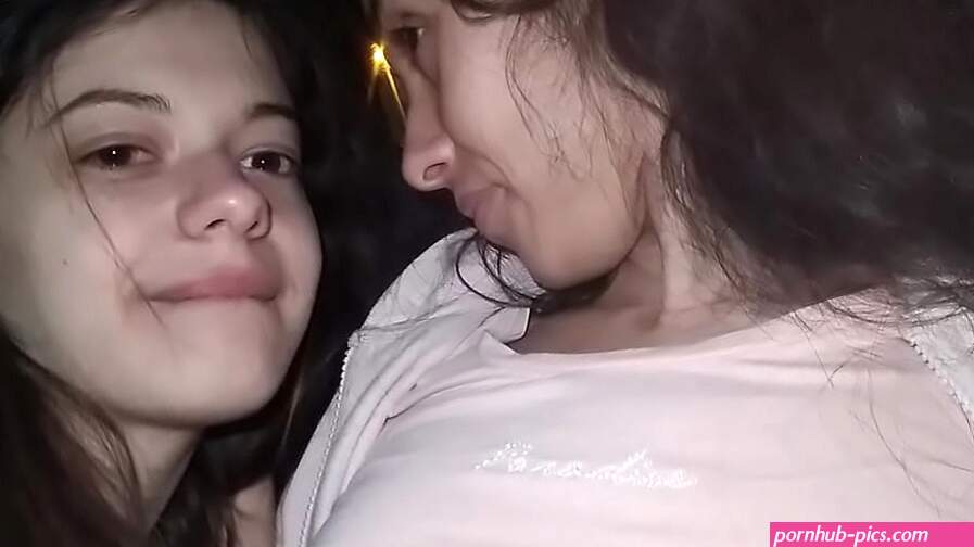 Threesome sex with two s in car!!! Cum in mouth and swallow