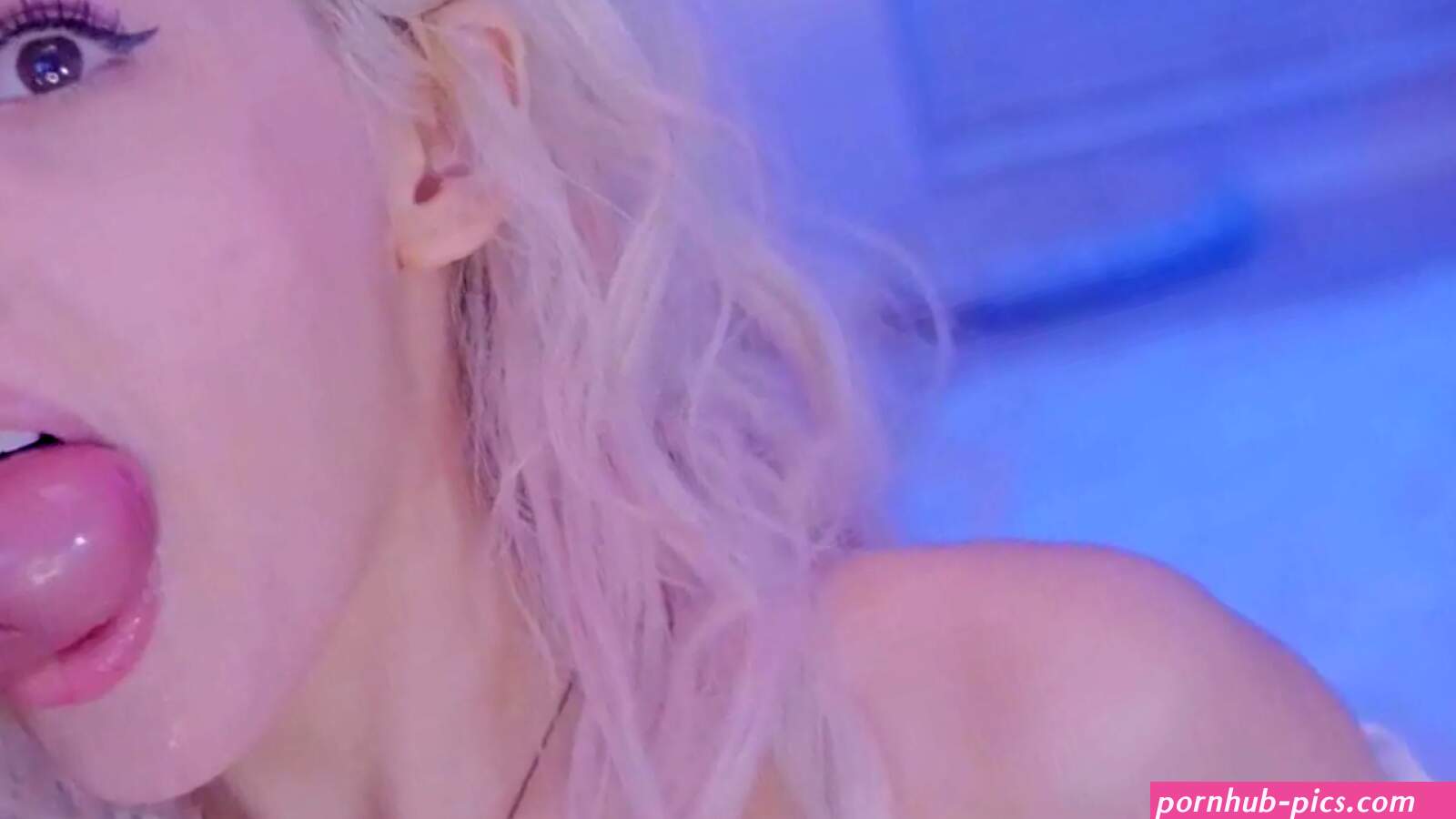 Beautiful blonde video compilation with blowjob and dildo