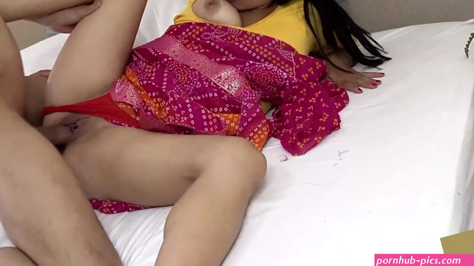 Big Perfect Boobs Desi Bhabhi in Saree Fucked Hard by Devar